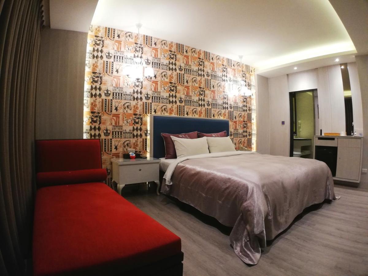 Song Xia Motel Taichung Bagian luar foto